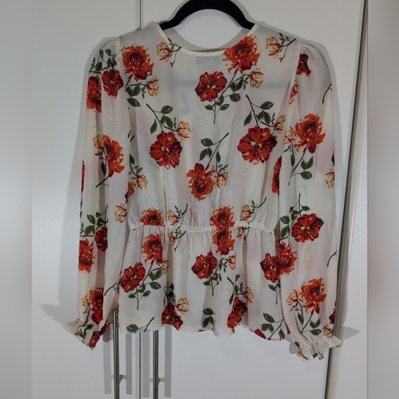 Crave Fame Almost Famous Flower Blouse Cream/Red/Orange Size Small - Picture 5 of 8